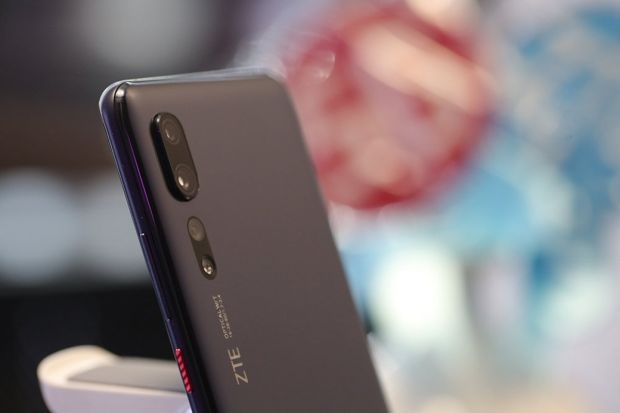 Murah, ZTE Axon 10s Pro 5G Dipersenjatai Snapdragon 865