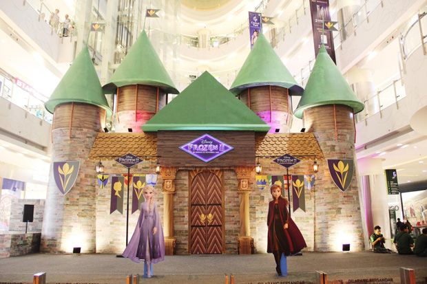 Central Park Mal Hidupkan Atmosfer The World of Disney’s Frozen