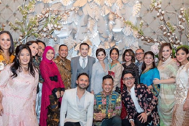 Yuk, Intip Foto-foto Pernikahan Cut Tari dengan Richard Kevin