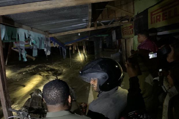 Banjir Bandang Terjang Wasior Papua Barat, Warga Mengungsi ke Kapal