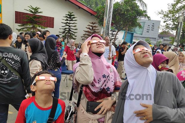Gerhana Matahari Cincin Muncul, Pengunjung Planetarium Histeris