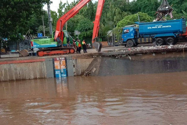 Tinggi Air di Pintu Manggarai Turun, Anies: Banjir Jakarta Mulai Terkendali