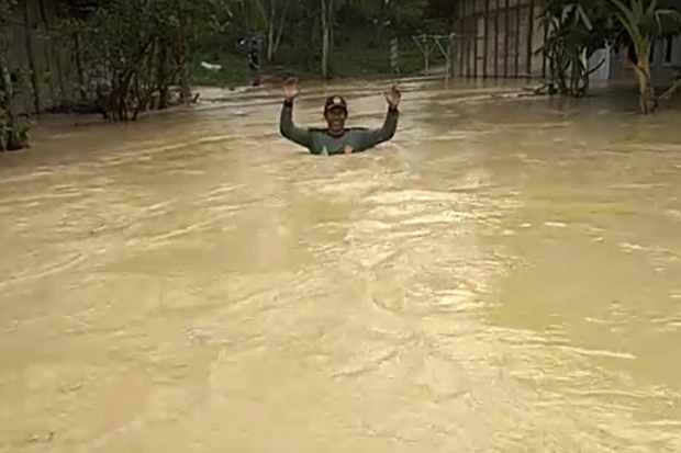 Luapan Sungai Tuntang Ikut Merendam Wilayah Demak, Warga Mengungsi