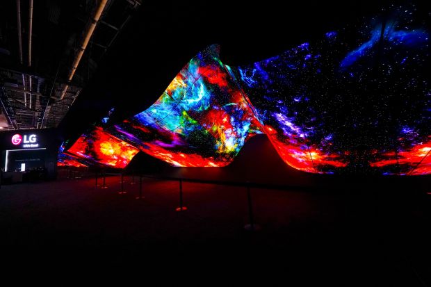 Lagi-lagi Instalasi OLED LG Pukau Pengunjung CES di Las Vegas
