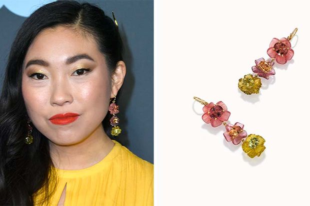 Kilauan Anting Jadi Pusat Perhatian di Red Carpet