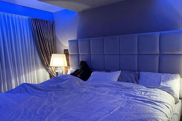 Si Raksasa Inter yang Terlihat Kecil di Tempat Tidur