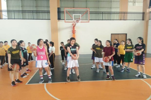 Srikandi Cup dan Pekanbaru Allstars Lakukan Kegiatan PEAK Coaching Clinic