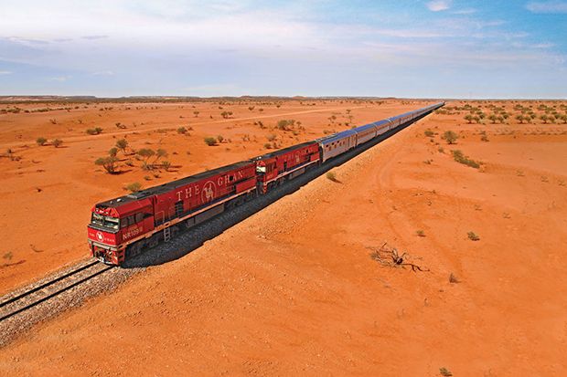 Sensasi Perjalanan Kereta Api dengan Pemandangan Terindah