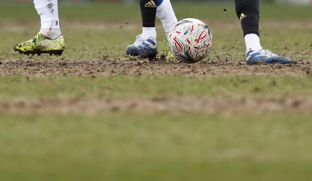 Babak I: Kondisi Lapangan Jelek, Manchester United Cukur Tranmere