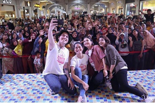 Bintang Film Temen Kondangan Gerebek Kondangan di Solo dan Yogja