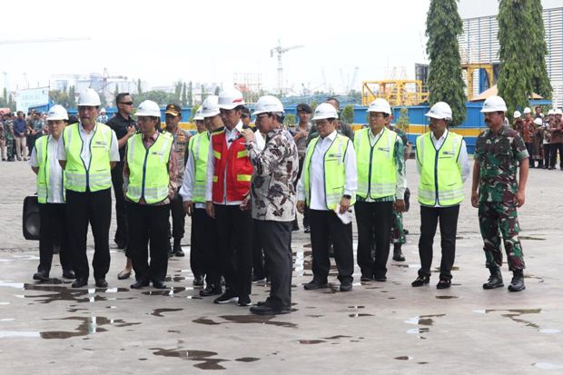 Ini Foto-Foto Panglima TNI Dampingi Presiden Tinjau PT PAL