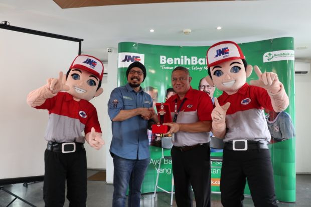 JNE Tanam Benih-benih Baik di Awal Tahun 2020