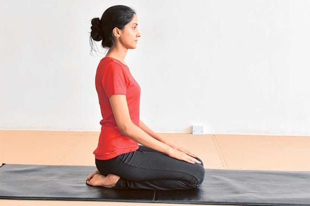 Gangguan Pencernaan dan Metabolisme Tuntas dengan Gerakan Yoga Ini