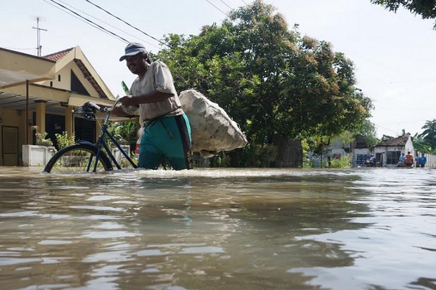 Ratusan Rumah di Jombang Masih Terendam Banjir, Warga Terpaksa Mengungsi