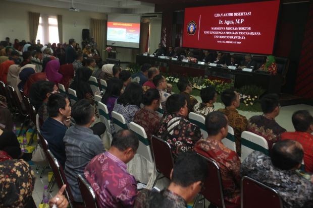 Ujian Doktoral, Agus Ambo Djiwa Paparkan Pembangunan Berkelanjutan di Pasang Kayu