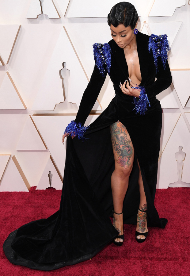 5 Busana Terburuk Oscar 2020 Menurut Netizen