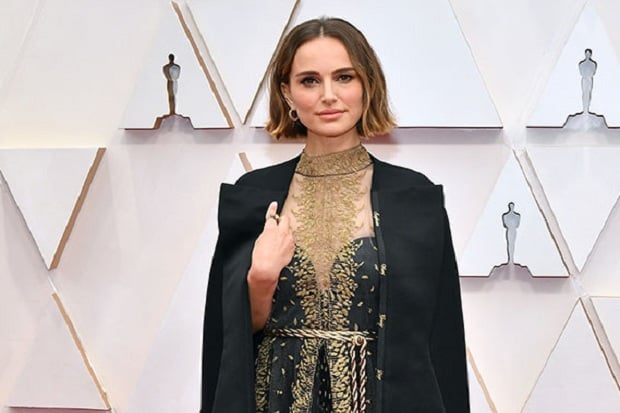 10 Busana Terbaik Oscar 2020