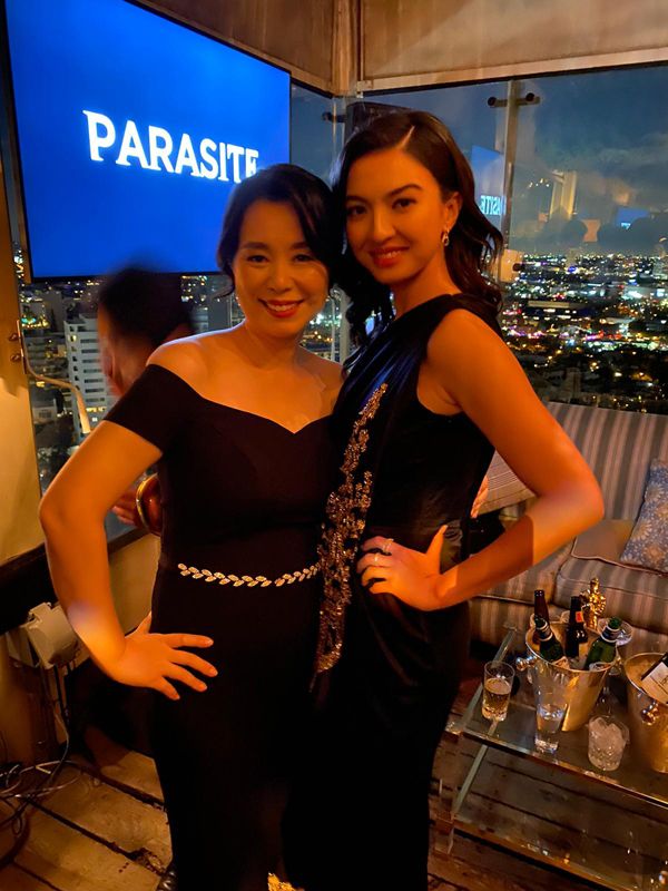 Intip Potret Raline dengan Pemain Parasite saat Perayaan Oscar