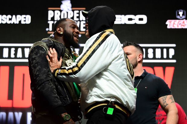 Panas, Wilder vs Fury Nyaris Adu Jotos di Panggung Jelang Rematch