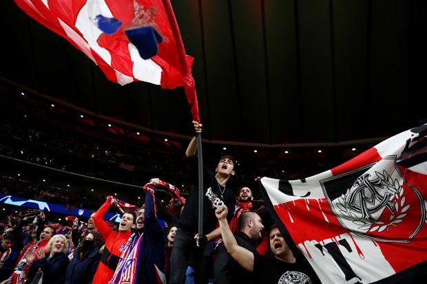 Konduktor Andal dan Sinisme Koreografi Penggemar Atletico