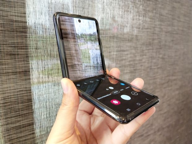 Selain Layar Lipat, Apa Saja Kecanggihan Galaxy Z Flip di Indonesia?
