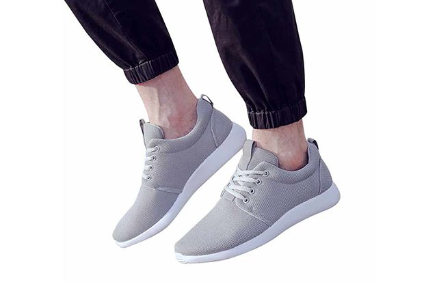 10 Alasan Sneakers Kian Digandrungi
