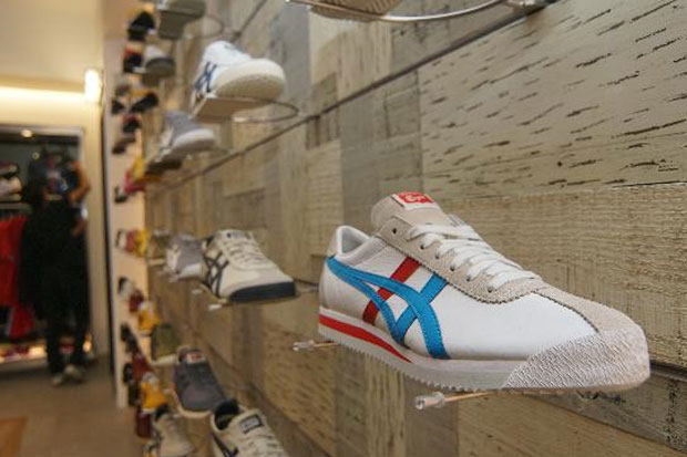 10 Alasan Sneakers Kian Digandrungi