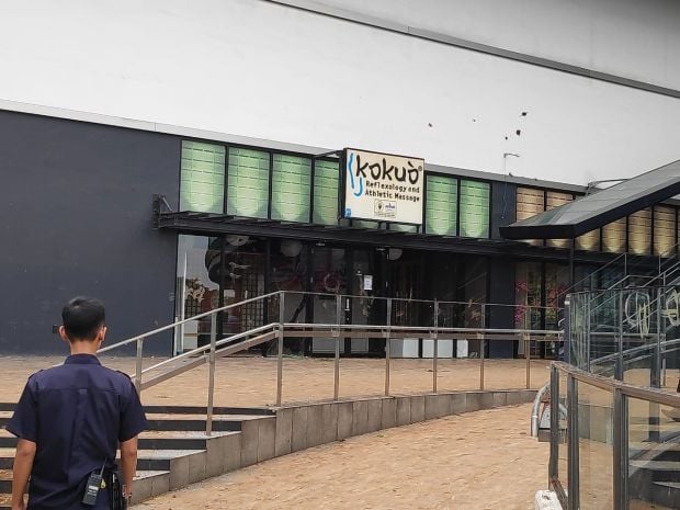 Diduga Jadi Penyebab Banjir, Aeon Mall Cakung Dirusak Massa