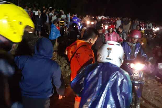 Tertutup Longsor, Jalur Alternatif Bogor-Cianjur via Jonggol Terputus