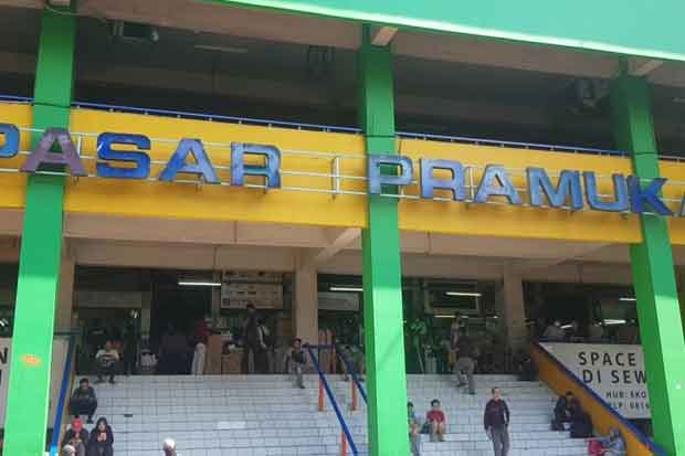 Masyarakat Serbu Masker di Pasar Pramuka, Harga per Boks Rp400.000