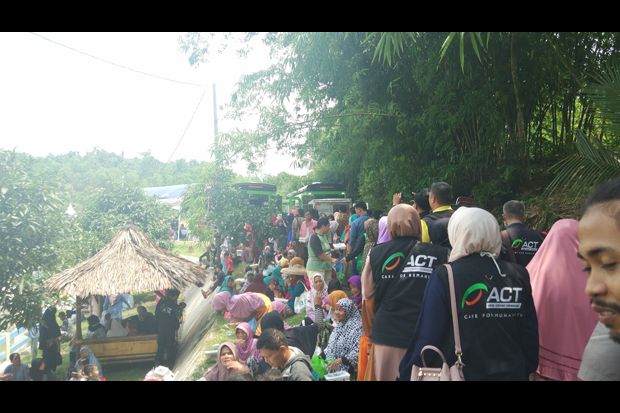 Bantu Warga Lebak, ACT Kerahkan Truk Makanan dan Bangun Shelter