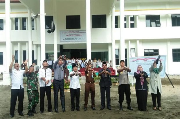 Bupati Musyawirin Saksikan Pencanangan Zona Integritas di Kejari KSB