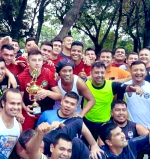 Tim Ronaldinho Menangi Turnamen Futsal Berhadiah Babi di Penjara Paraguay