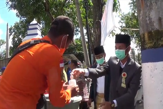 Hendak Ijab Kabul Calon Pengantin Ini Malah Digiring ke Posko COVID-19