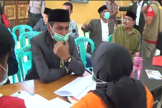 Hendak Ijab Kabul Calon Pengantin Ini Malah Digiring ke Posko COVID-19