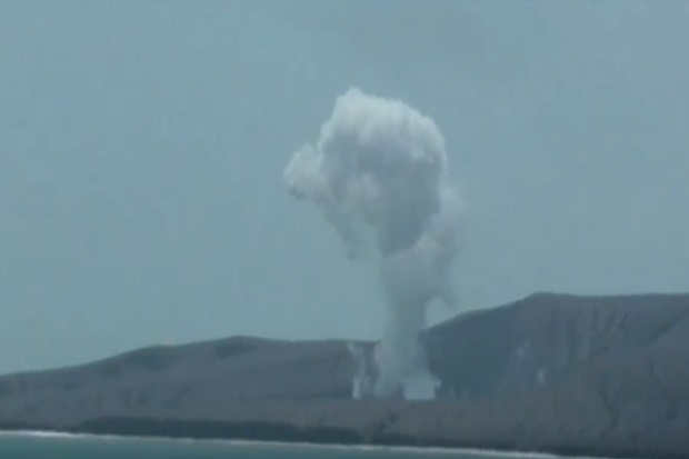 Heboh, Fenomena Gelembung Udara Besar di Perairan Dekat Gunung Anak Krakatau