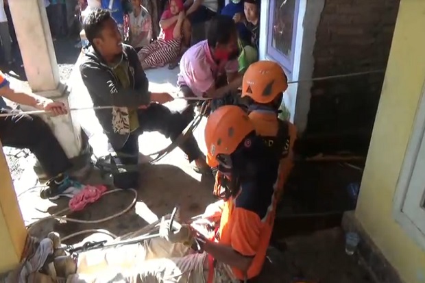 Ayah, Ibu dan Anak Tewas Terperosok dalam Septic Tank Bekas Sumur