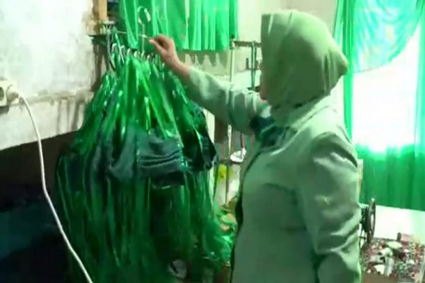 Perangi Corona, Istri Tentara Buatkan Jamu dan Ribuan Masker