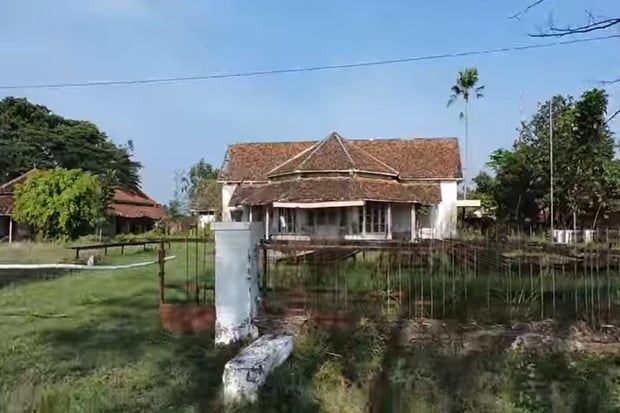 Menelisik Bekas Pabrik Gula Banjaratma di Brebes