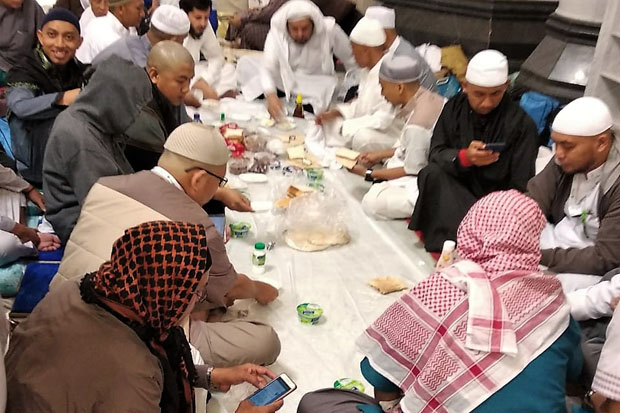TIFA Jaya Abadi - Sarana Wisata Iman Siapkan Umrah dan I'tikaf Plus Lebaran