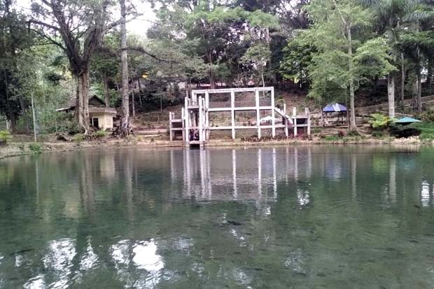 Sepenggal Cerita di Telaga Biru Lereng Gunung Kawi