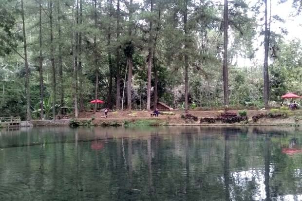 Sepenggal Cerita di Telaga Biru Lereng Gunung Kawi