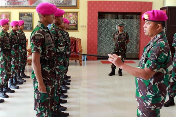 12 Bintara Remaja TNI AL, Sandang Baret Ungu Marinir