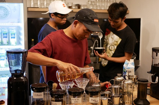 Wangi Secangkir Kopi di Kawasan Bersejarah Kota Kediri